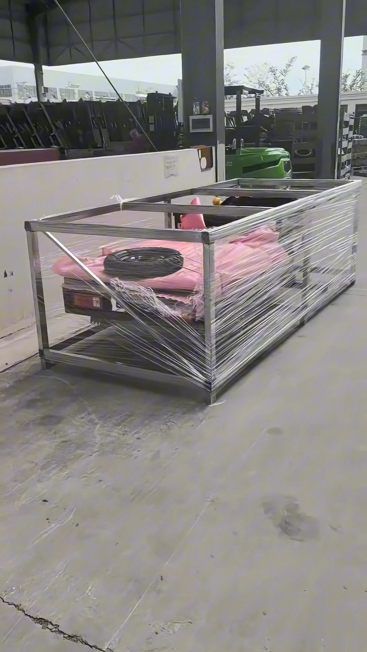 Sturdy wooden box and metal frame packaging for electric tricycles and scooters, shockproof export packing for overseas container delivery